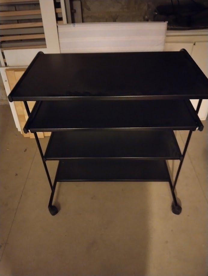 Bureau métal noir à roulettes - table informatique, Maison & Meubles, Enlèvement, Utilisé, Métal