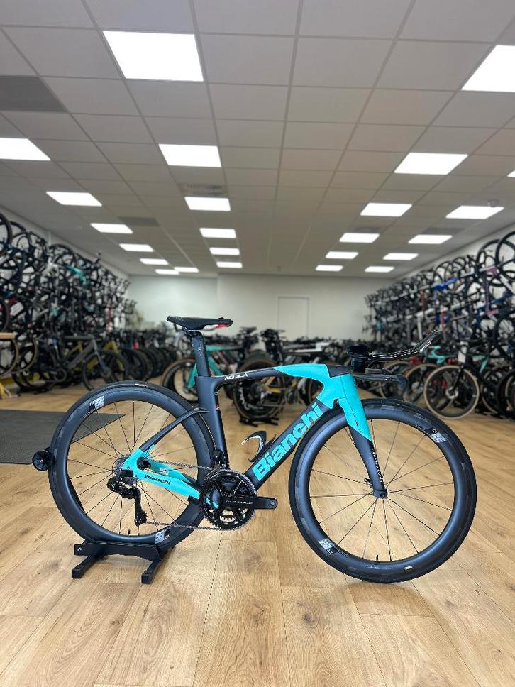 Bianchi Aquila CV Di2 Carbon Racefiets, Sport en Fitness, Wielrennen, Zo goed als nieuw, Ophalen