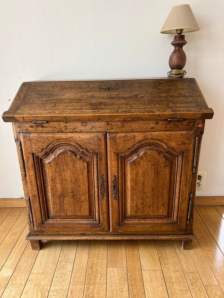 Antieke klepbureau, Ophalen