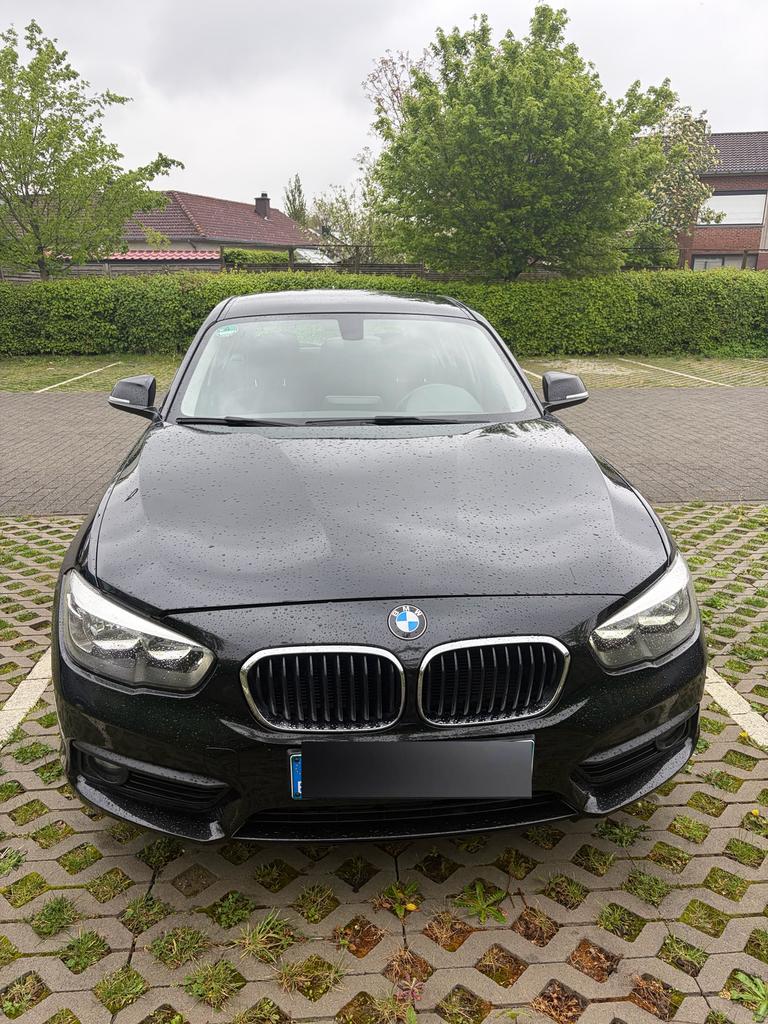 BMW 116d (130.000km / 2016), Auto's, BMW, Emergency brake assist, Zwart, Bedrijf, Te koop
