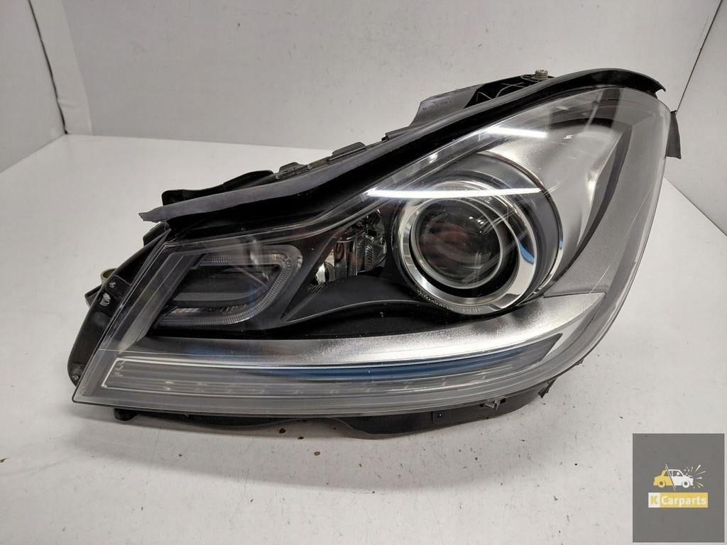 A2048203539, Phare gauche x non ILS pour Mercedes Classe C W, Mercedes-Benz AG, Mercedes-Benz, Utilisé, Mercedesstrasse 120
70372  Stuttgart, DE