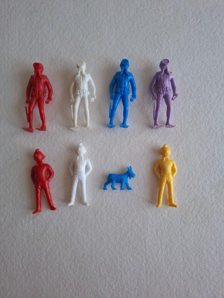 Lot de figurines Tintin le lac aux requins monochromes, Ophalen of Verzenden, Gelezen, Hergé
