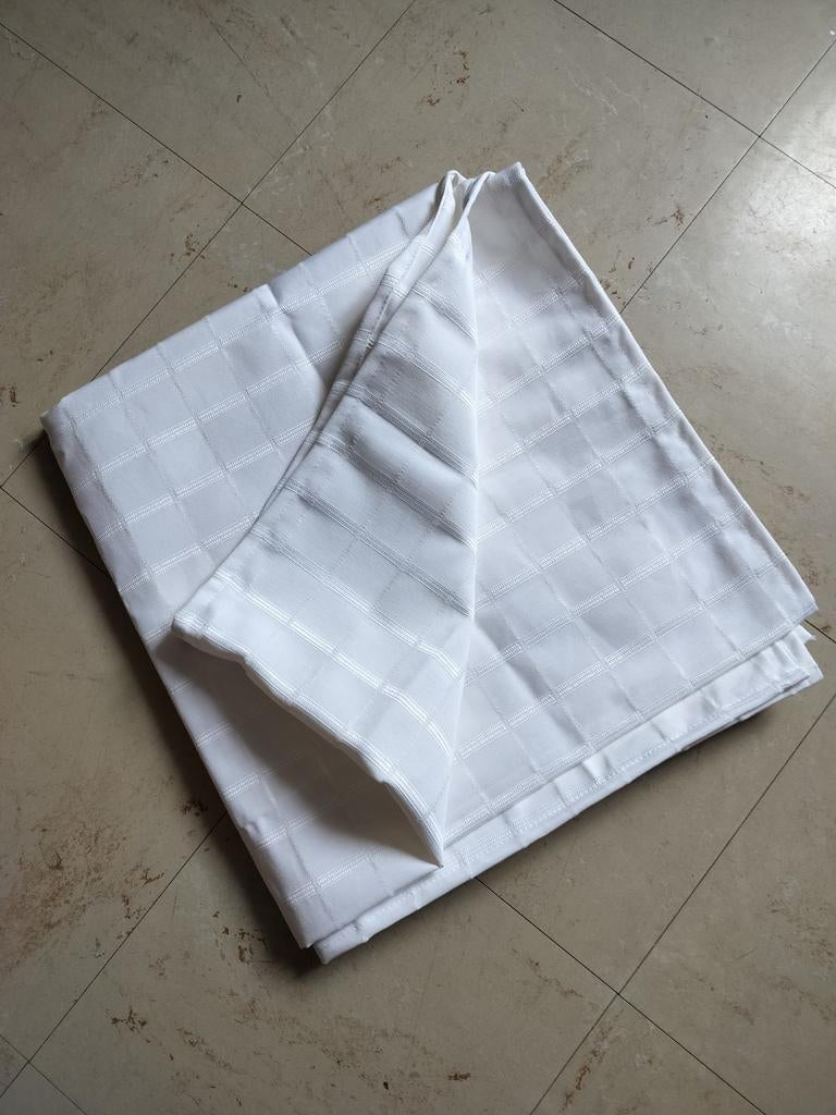 Ecru tafelkleed, Ophalen, Zo goed als nieuw