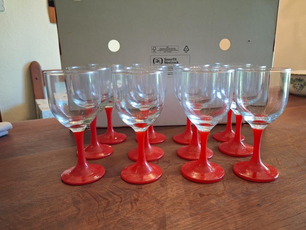 12 verres à vin, Enlèvement, Utilisé