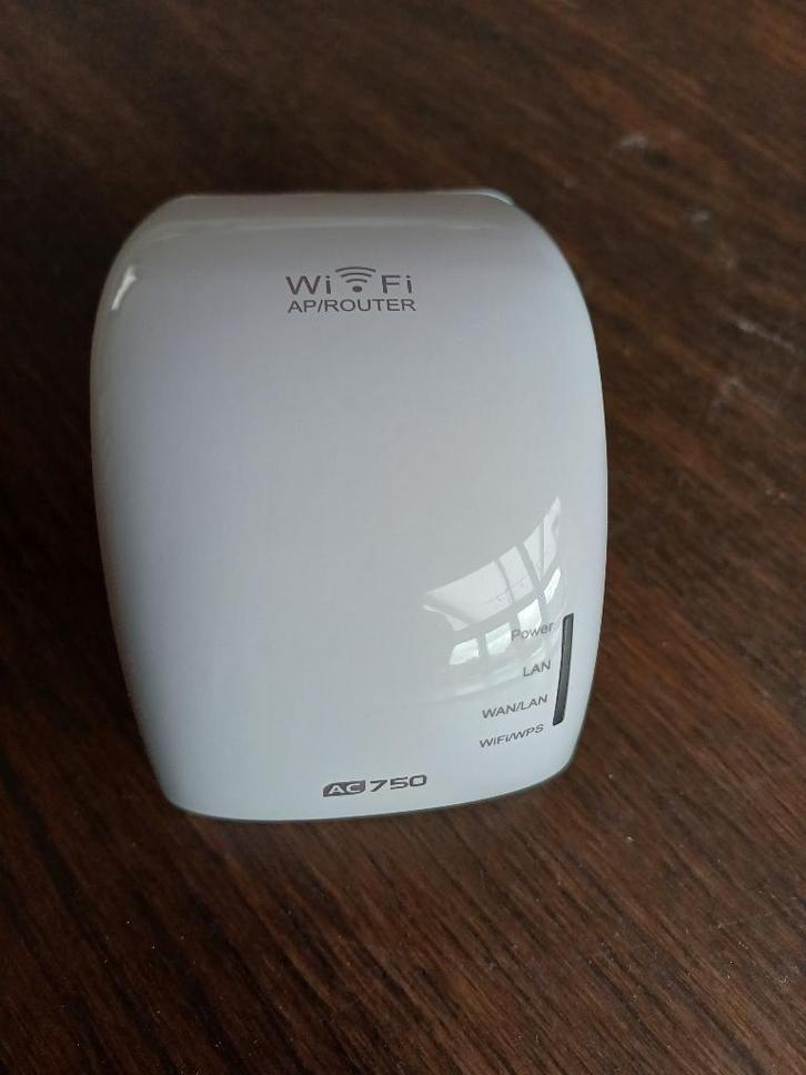 Dual band wifi Repeater, Computers en Software, WiFi-versterkers, Zo goed als nieuw, Ophalen of Verzenden