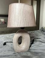 Moderne Design Tafellamp – Sculpturale "Donut" voet, Huis en Inrichting, Ophalen, Overige materialen, Modern / Scandinavisch / Japandi
