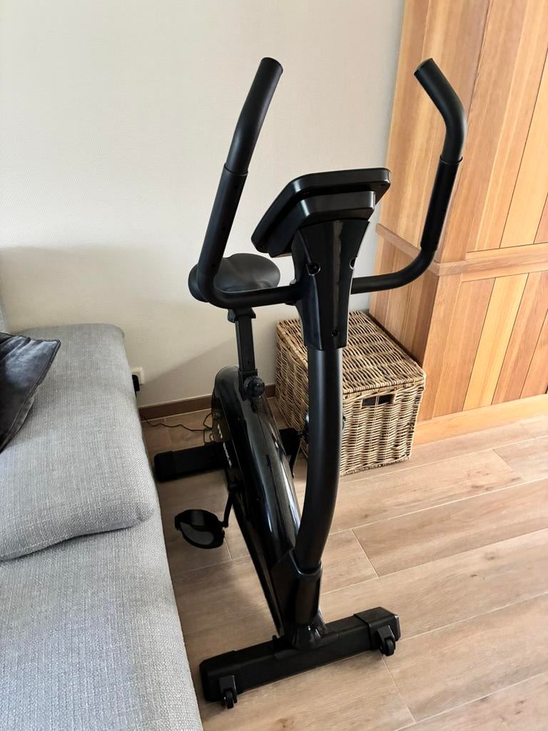 Nieuwe hometrainer, Sports & Fitness, Appareils de fitness, Enlèvement, Comme neuf, Vélo d'appartement