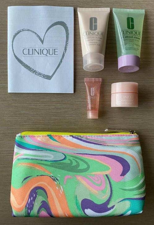Make up tasje met producten Clinique - NIEUW, Handtassen en Accessoires, Uiterlijk | Cosmetica en Make-up, Nieuw, Make-up, Gehele gezicht