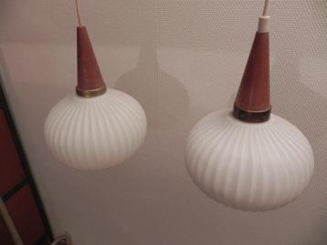 2 Mid Century hanglampen