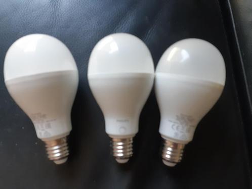 3 Philips lampen, Maison & Meubles, Lampes | Lampes en vrac, Comme neuf, Ampoule économique, Moins de 30 watts, E27 (grand), Enlèvement