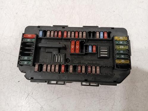 ZEKERINGKAST BMW 3 serie Touring (F31) (01-2012/06-2019), Auto-onderdelen, Elektronica en Kabels, BMW, Gebruikt