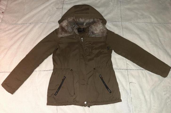 Kaki winterjas, Kleding | Dames, Jassen | Winter, Zo goed als nieuw, Maat 38/40 (M), Groen, Verzenden