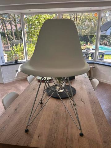 6 witte stoelen Eames vitra, Huis en Inrichting, Ophalen, Gebruikt, Wit