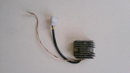 Kawasaki KZ250 gelijkstroomregelaar Z250B spanningsregelaar, Motoren, Onderdelen | Kawasaki, Gebruikt, Ophalen of Verzenden