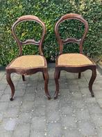 Twee authentieke stoelen met rieten zitting, Ophalen