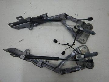 Range Rover Evoque II L551 Motorkapscharnieren Set K8D218800 beschikbaar voor biedingen