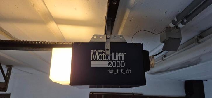 Garageopener met 2 afstandsbedieningen, Bricolage & Construction, Vitres, Châssis & Fenêtres, Enlèvement