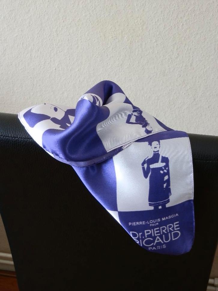 Écharpe Mascia Pierre Louis Mascia., Vêtements | Femmes, Bonnets, Écharpes & Gants, Comme neuf, Écharpe, Enlèvement ou Envoi