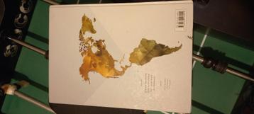 Algemene wereldatlas beschikbaar voor biedingen