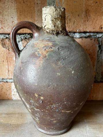 Antieke steengoed kruik (deel gerestaureerd door specialist) beschikbaar voor biedingen