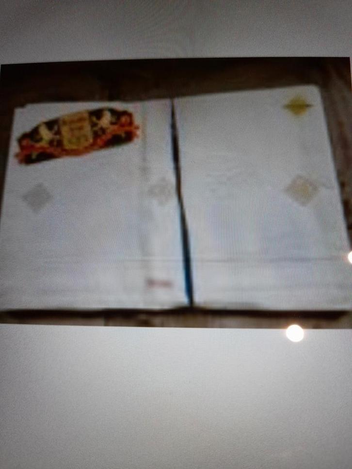 Nieuw en oud paar lakens van „Drap de la Lys”, Antiek en Kunst, Antiek | Kleding en Textiel