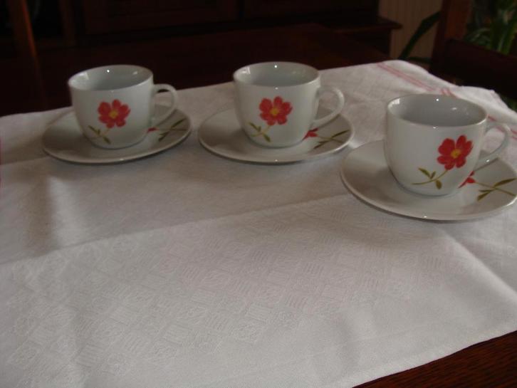 tasses et sous- tasses porcelaine, 2 modèles divers, vintage, Maison & Meubles, Cuisine | Vaisselle, Comme neuf, Tasse(s) et/ou soucoupe(s)