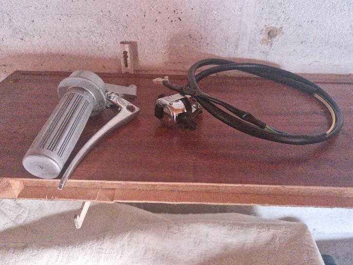 gas en kontakt flandria..stuur, Vélos & Vélomoteurs, Pièces de cyclomoteur | Oldtimers & Ancêtres, Neuf, Autres marques, Autres types