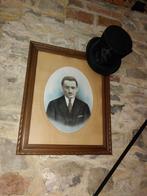 Cadre en bois avec photo de l' opticien de la Cour - 1900, Antiquités & Art, Enlèvement ou Envoi