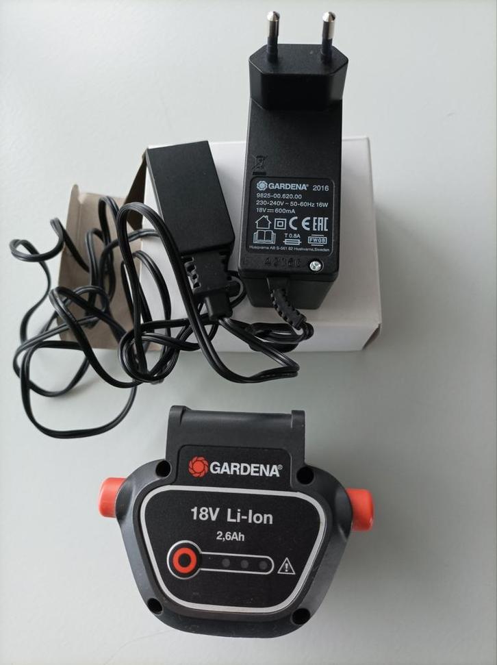 Gardena 18V Li-Ion 2.6Ah batterij + originele oplader, Audio, Tv en Foto, Accu's en Batterijen, Gebruikt, Ophalen