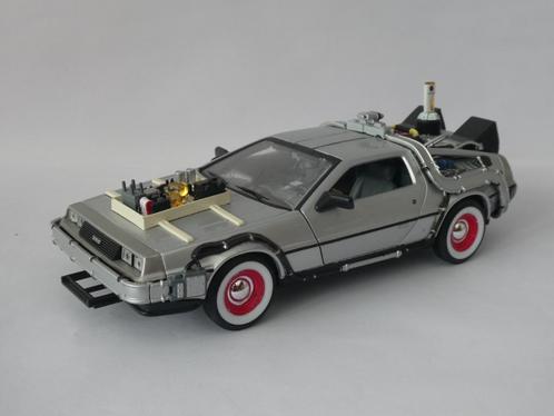 DeLorean Back To The Future III - Welly 1/24, Hobby en Vrije tijd, Modelauto's | 1:24, Auto, Welly, Ophalen