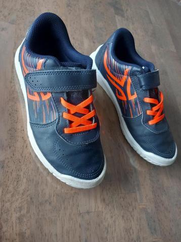 sportschoenen met witte zool maat 35 decathlon beschikbaar voor biedingen