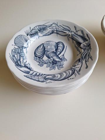 set: 6 borden en 2 kommen, zeevruchten, Ironstone tableware beschikbaar voor biedingen