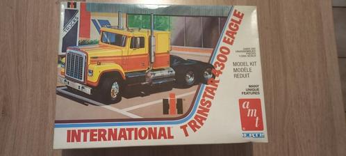 AMT 629 - International Transtar 4300 Eagle (2009) (1/25), Hobby & Loisirs créatifs, Modélisme | Voitures & Véhicules, Comme neuf