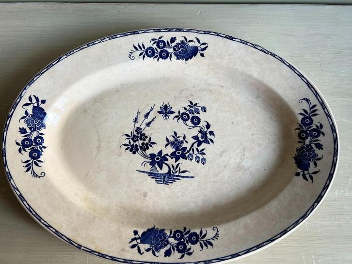 Mooie grote aardewerk schotel met decor à la mouche., Antiek en Kunst, Curiosa en Brocante, Ophalen of Verzenden