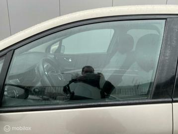 Portierruit Links Voorzijde Renault Captur 1 ORIG 803015006R beschikbaar voor biedingen