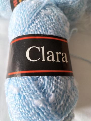 Pelotes de laine 3 S Clara (12 pelotes bleu).