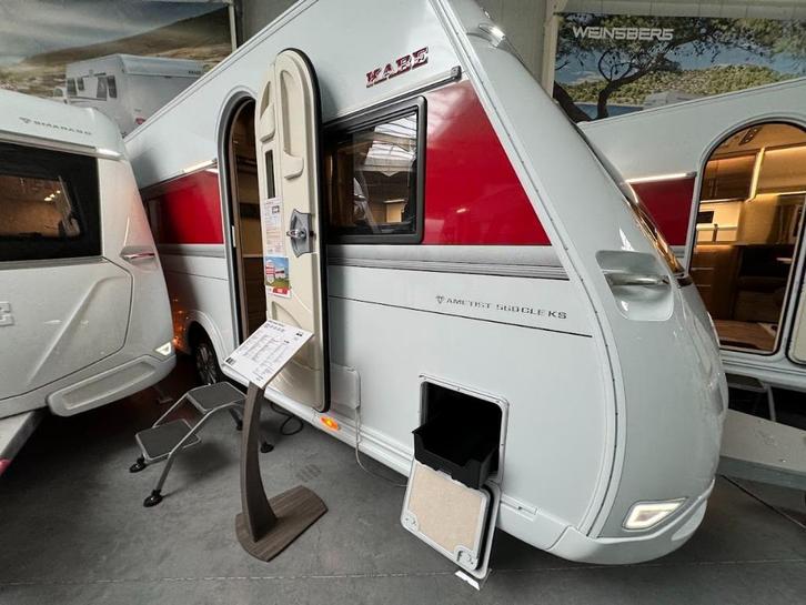 Kabe Ametist 560 GLE B5 frans bed, met mover en airco, Caravanes & Camping, Caravanes, Entreprise, jusqu'à 4, 1250 - 1500 kg, Banquette en rond