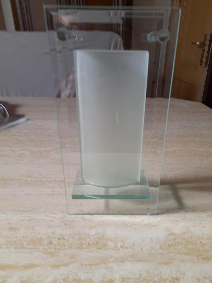 Mooie glazen vaas voor een paar bloemen, Huis en Inrichting, Woonaccessoires | Vazen, Gebruikt, Wit, Minder dan 50 cm, Glas, Ophalen of Verzenden