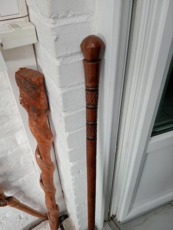 Grote eikenhouten wandelstok (104 cm) beschikbaar voor biedingen