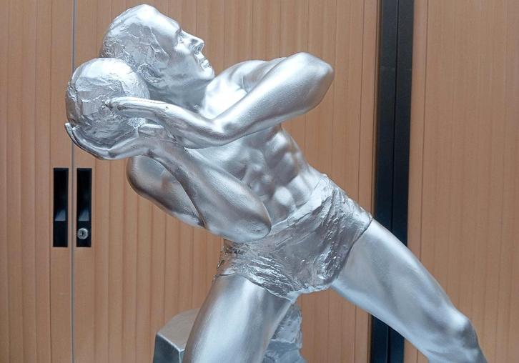 ZEUWTS MARC 1933 uniek beeld zilver atleet 60 cm, Antiek en Kunst, Kunst | Beelden en Houtsnijwerken, Ophalen