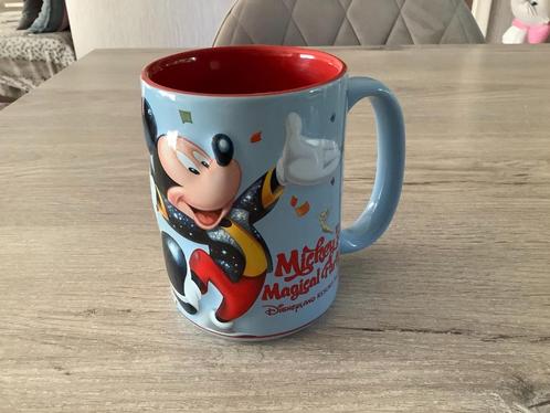 Disney Mickey Mouse mok (Mickey's magical party), Verzamelen, Disney, Zo goed als nieuw, Servies, Mickey Mouse, Ophalen of Verzenden