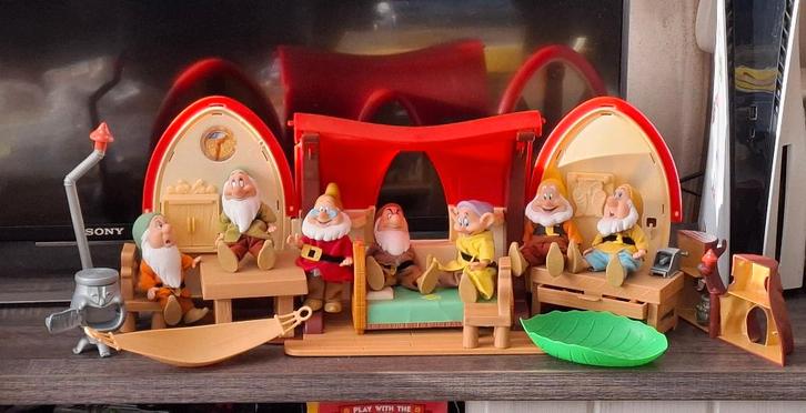 Disney 7 Dwergen vintage speelhuisje+meubeltjes+accessoires, Verzamelen, Poppenhuizen en Toebehoren, Gebruikt, Poppenhuis, Ophalen of Verzenden