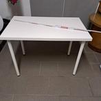 Wit tafeltje IKEA, Enlèvement