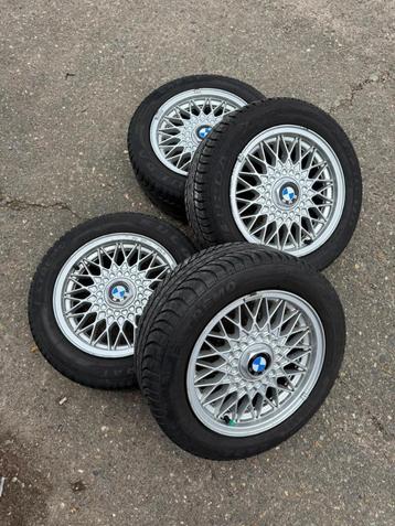 e30 BMW BBS 4X ET24 15x7 velgen met niquel-banden (origineel beschikbaar voor biedingen