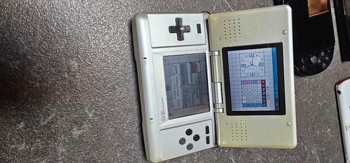 DS tank grijs, Games en Spelcomputers, Games | Nintendo DS, Gebruikt, Ophalen of Verzenden