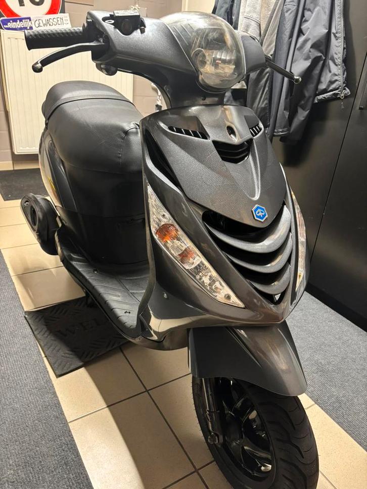 Piaggio zip a klasse, Fietsen en Brommers, Scooters | Piaggio, Zo goed als nieuw, Zip, Klasse A (25 km/u), Benzine, Ophalen of Verzenden