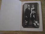 Vintage bruidspaar bruiloft huwelijk foto in origineel mapje, Verzamelen, 1940 tot 1960, Ophalen of Verzenden, Foto, Zo goed als nieuw