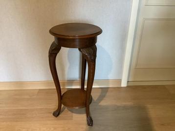 Bijzettafel( Pied de stalle) beschikbaar voor biedingen