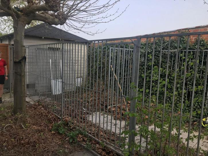 Hondenren 20m – gegalvaniseerd staal – 2 deuren + luik, Dieren en Toebehoren, Hondenhokken, Gebruikt, Hondenkennel, 100 cm of meer