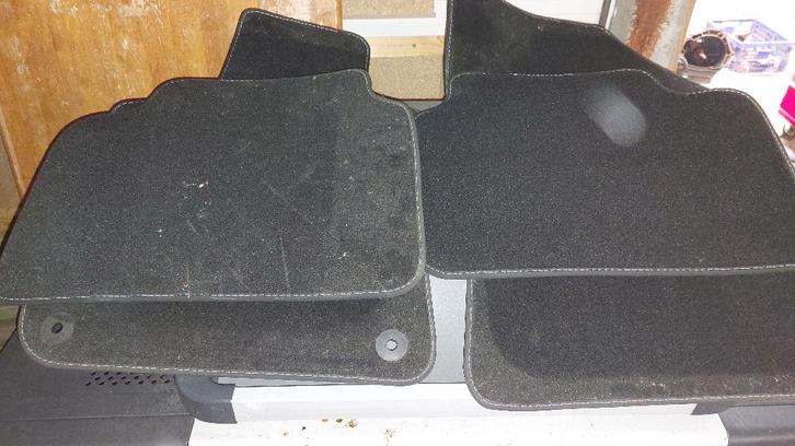 Peugeot 308 SW 4 delige mattenset, Autos : Pièces & Accessoires, Habitacle & Garnissage, Peugeot, Neuf, Enlèvement